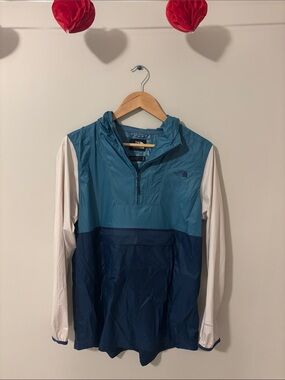 The North Face Fanorack Women’s Teal and Navy Colorblock Long-Sleeve Windbreaker